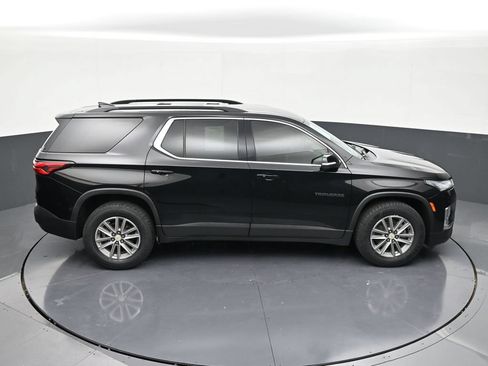 Used 2022 Chevrolet Traverse LT FWD image 17