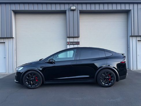 Used 2023 Tesla Model X Plaid AWD/4WD image 3