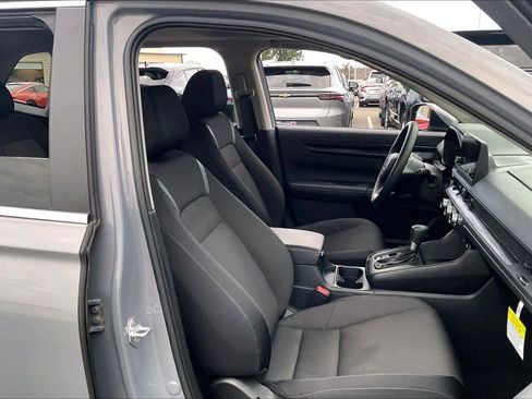 Used 2025 Honda CR-V EX image 10