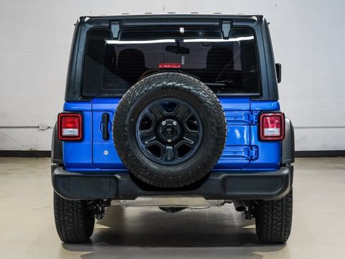 Used 2022 Jeep Wrangler Sport AWD/4WD image 11