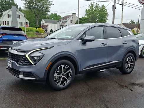 Used 2023 Kia Sportage EX image 3