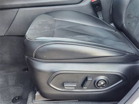 Certified 2025 Jeep Grand Cherokee Altitude image 21