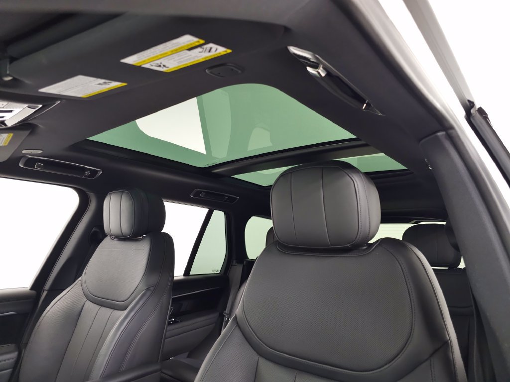 Certified 2024 Land Rover Range Rover SE AWD/4WD image 18