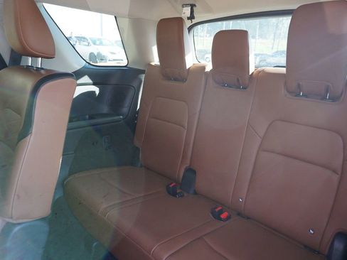 Used 2025 Nissan Pathfinder Platinum w/ Cargo Package image 17