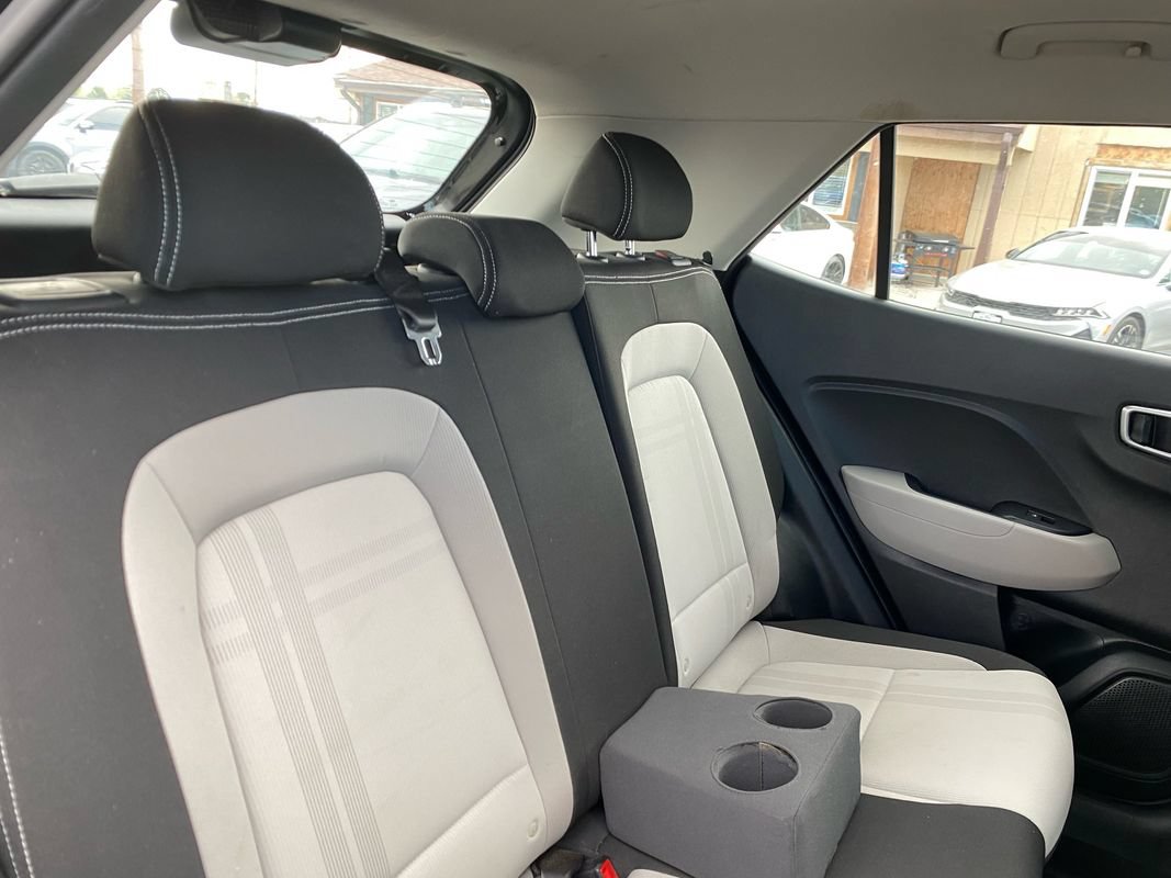 Used 2021 Hyundai Venue SEL FWD image 31