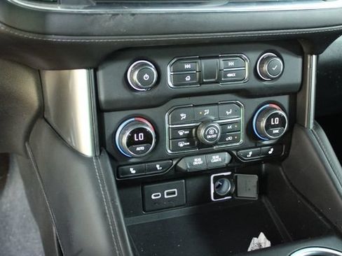 Used 2021 Chevrolet Tahoe LT w/ LT Signature Package AWD/4WD image 21