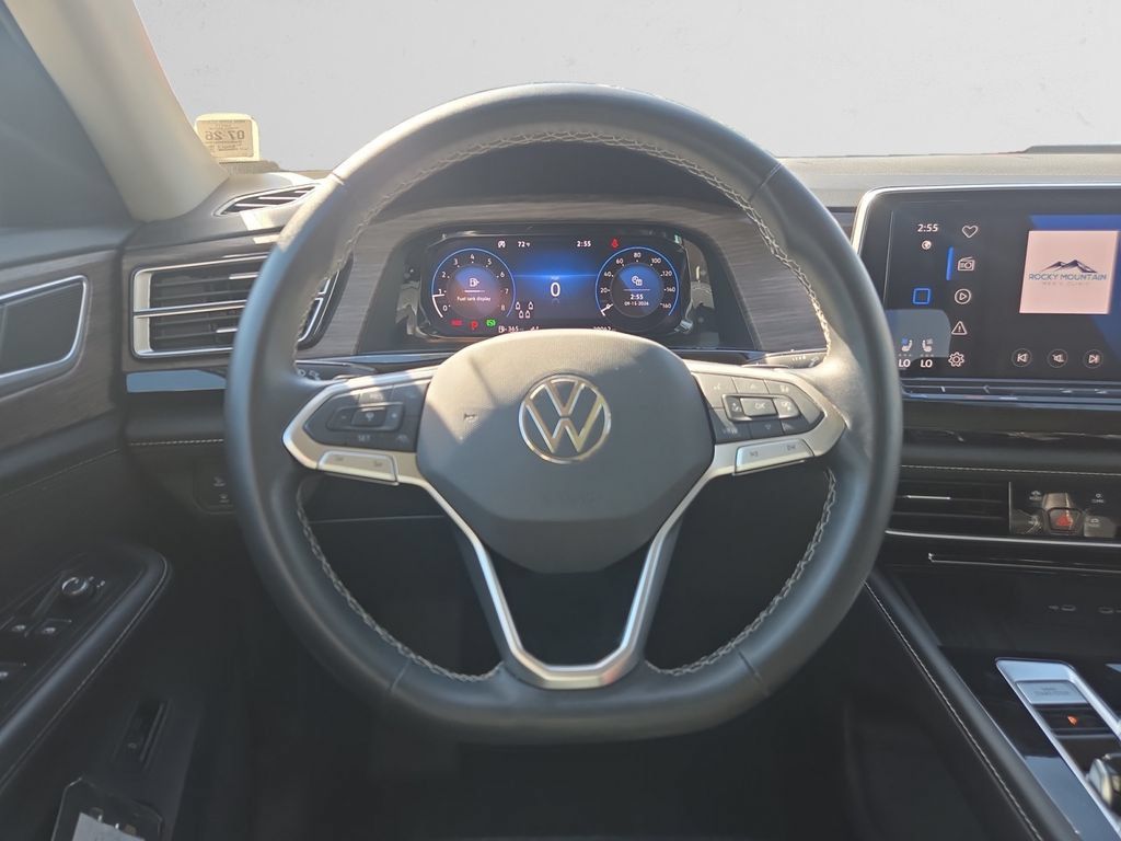 Used 2025 Volkswagen Atlas SEL AWD/4WD image 13