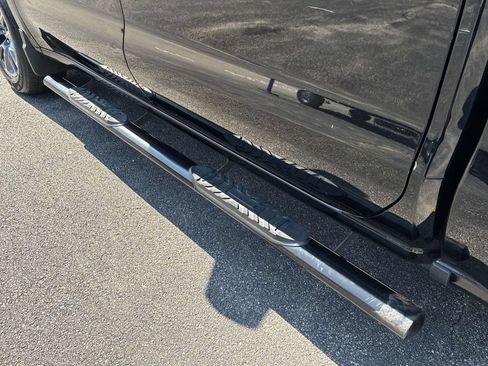 Used 2023 Chevrolet Silverado 1500 LT AWD/4WD image 14