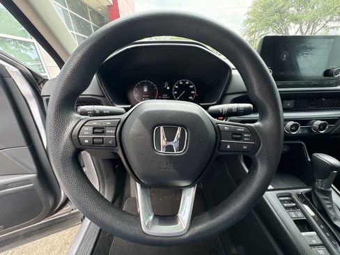 Used 2023 Honda CR-V LX image 13