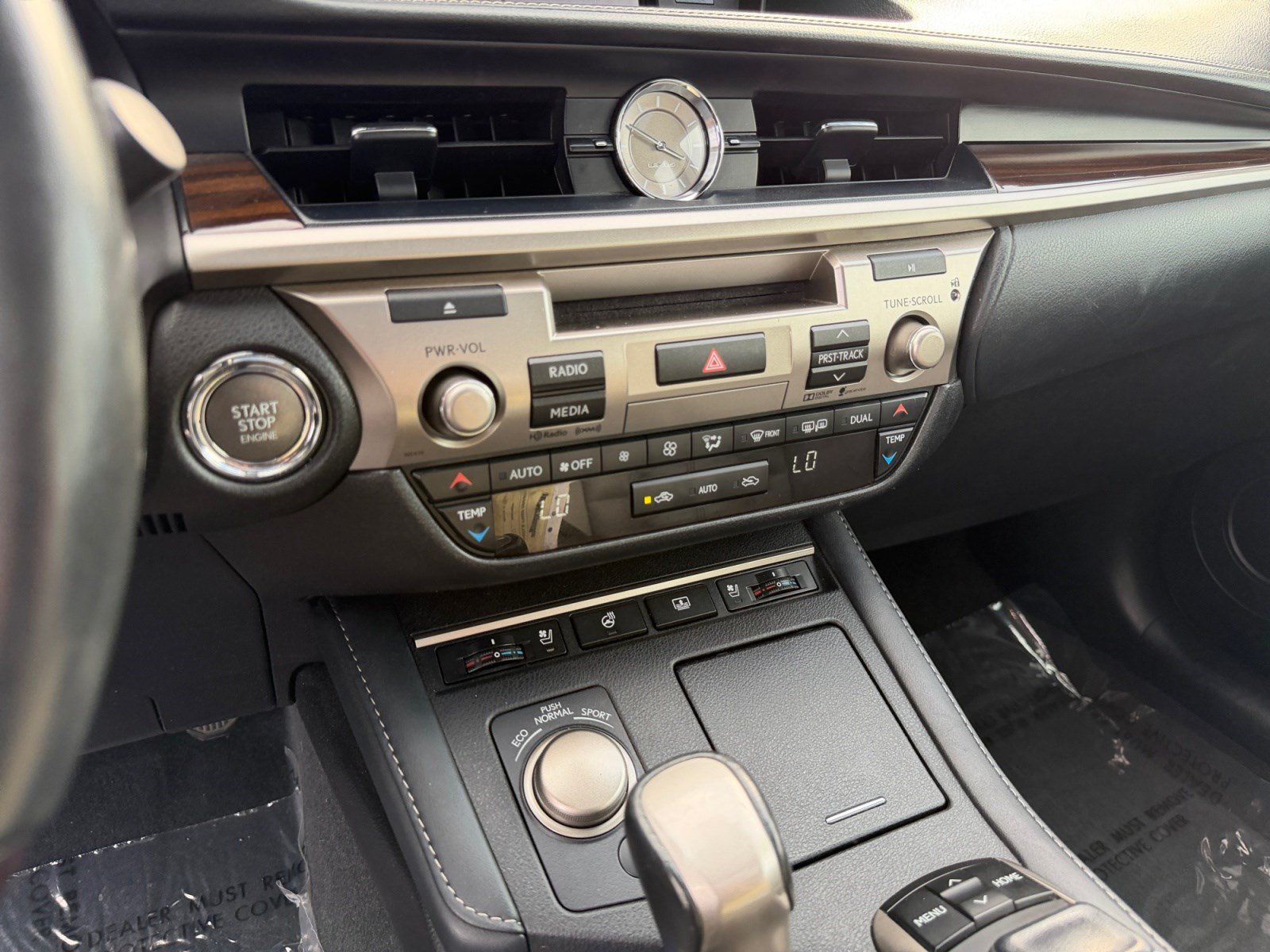 Used 2016 Lexus ES 350 w/ Luxury Package w/Wood Trim FWD image 12