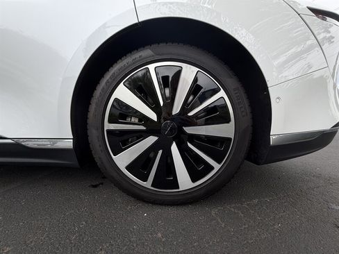 Used 2025 Lucid Air Touring AWD/4WD image 16