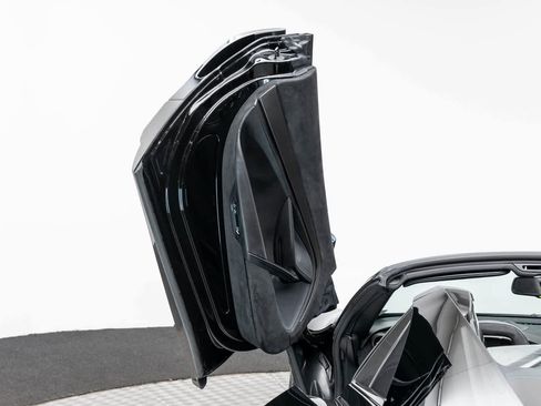 Used 2023 McLaren 720S Spider image 22
