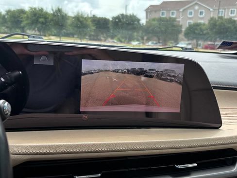 Used 2024 Cadillac XT4 Premium Luxury FWD image 12