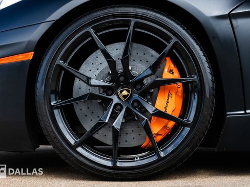 Used 2014 Lamborghini Aventador LP 700-4 image 8