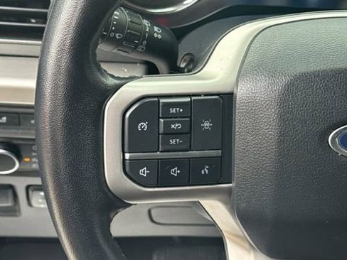 Used 2023 Ford Expedition XLT image 25