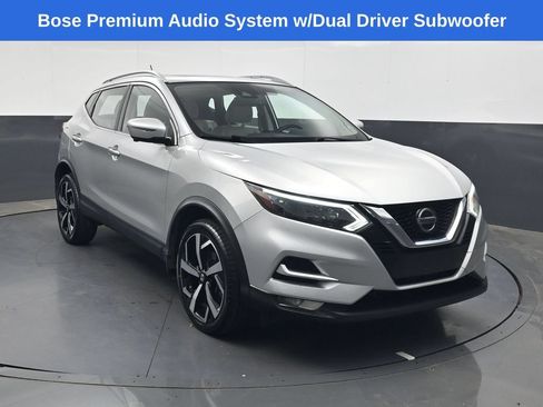 Used 2022 Nissan Rogue Sport SL w/ Premium Package FWD image 2