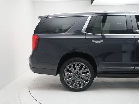 Used 2025 GMC Yukon Denali Ultimate w/ LPO, Floor Liner Package AWD/4WD image 29