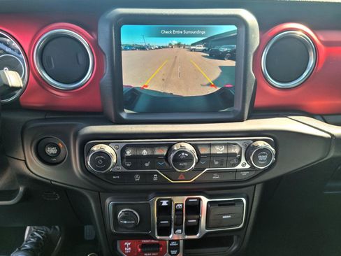 Used 2021 Jeep Gladiator Rubicon AWD/4WD image 11