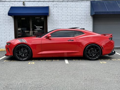 Used 2016 Chevrolet Camaro SS RWD image 8