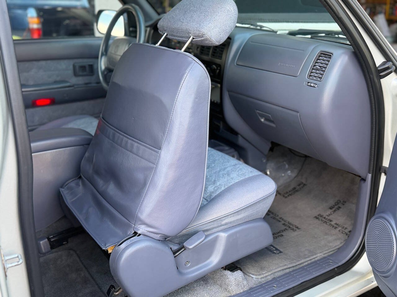 Used 2000 Toyota Tacoma 4x4 Xtracab image 49