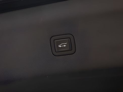 Used 2020 Buick Enclave Essence FWD image 29