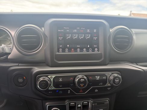 Used 2023 Jeep Wrangler Unlimited w/ Convenience Group AWD/4WD image 23