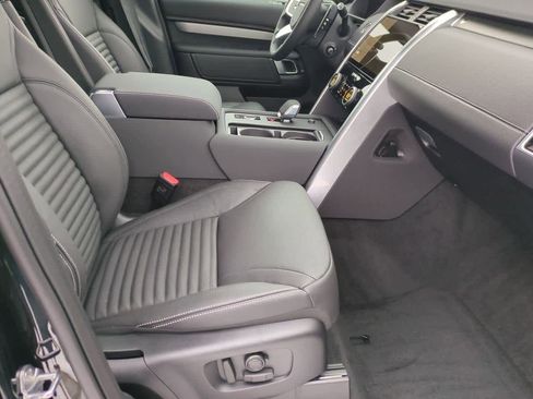 New 2026 Land Rover Discovery Dynamic SE image 23