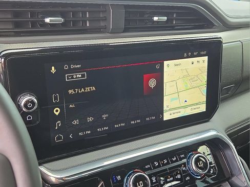 Used 2024 GMC Sierra 1500 Denali w/ Technology Package AWD/4WD image 7