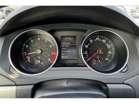 Used 2017 Volkswagen Jetta SE image 12