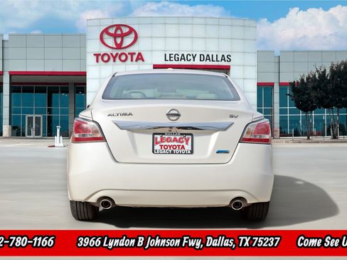 Used 2014 Nissan Altima 2.5 SV FWD image 8
