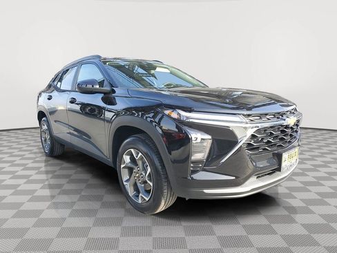 New 2026 Chevrolet Trax LT image 2