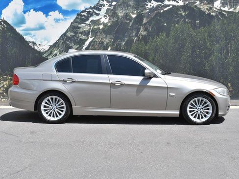 Used 2011 BMW 335i xDrive Sedan AWD/4WD image 2