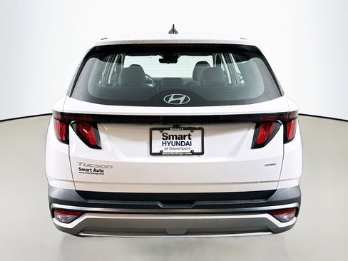 New 2025 Hyundai Tucson SE image 6