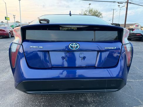 Used 2016 Toyota Prius Two image 5