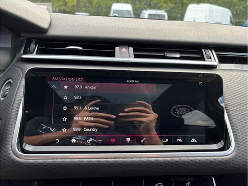 Used 2020 Land Rover Range Rover Velar R-Dynamic S AWD/4WD image 32