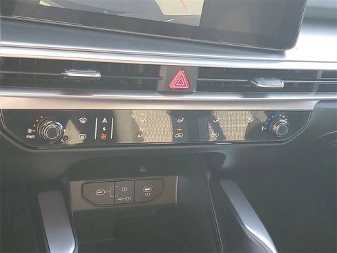 New 2026 Kia Sorento LX image 17