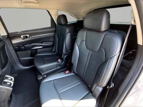 Used 2023 Kia Sorento EX AWD/4WD image 22