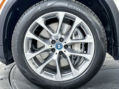 Used 2024 BMW X5 xDrive50e image 27