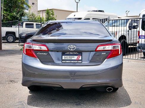 Used 2013 Toyota Camry SE w/ Leather Pkg FWD image 9