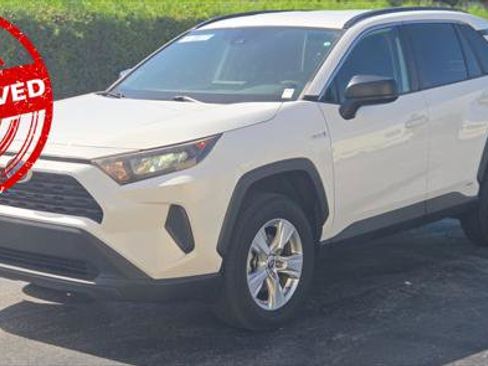 Used 2021 Toyota RAV4 LE AWD/4WD image 1