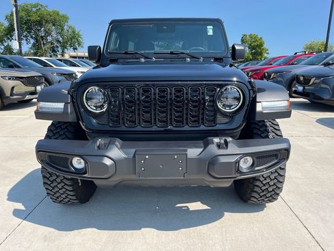 Used 2024 Jeep Wrangler Unlimited Sport AWD/4WD image 3