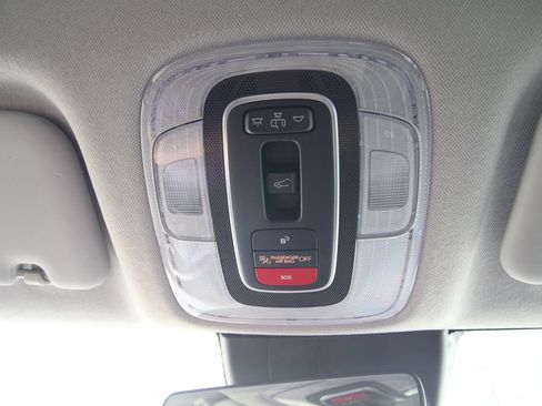 Used 2023 Hyundai Elantra Limited w/ Preferred Accessory Package FWD image 37
