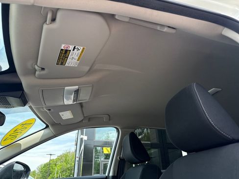 Used 2024 Nissan Rogue S AWD/4WD image 19