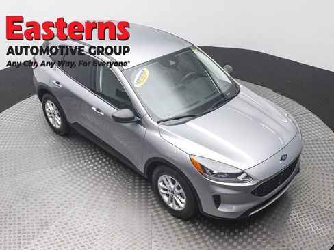 Used 2022 Ford Escape SE FWD image 3