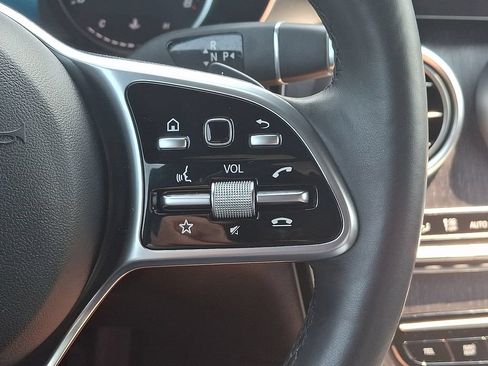 Used 2020 Mercedes-Benz GLC 300 4MATIC image 23
