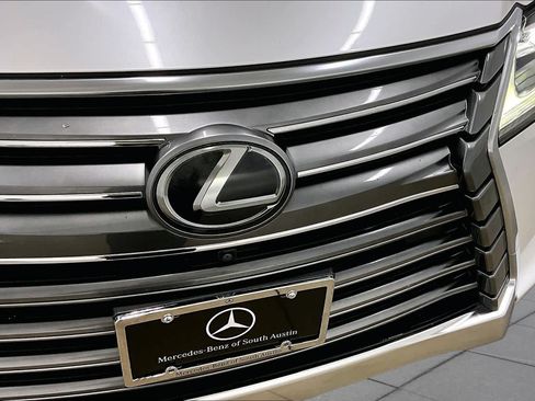 Used 2020 Lexus LX 570 4WD w/ Luxury Package image 29