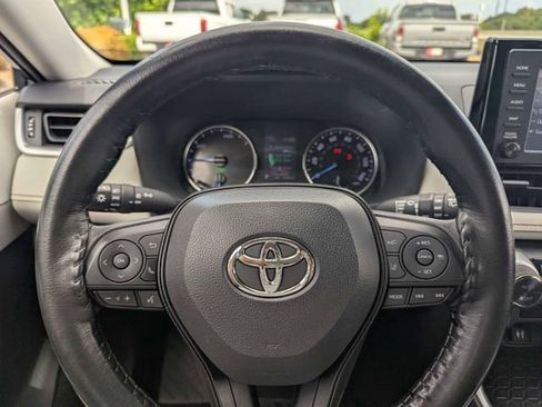 Used 2019 Toyota RAV4 XLE AWD/4WD image 27