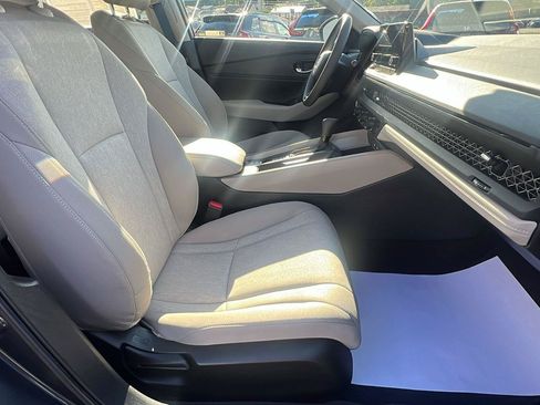 Used 2025 Honda Accord SE image 13