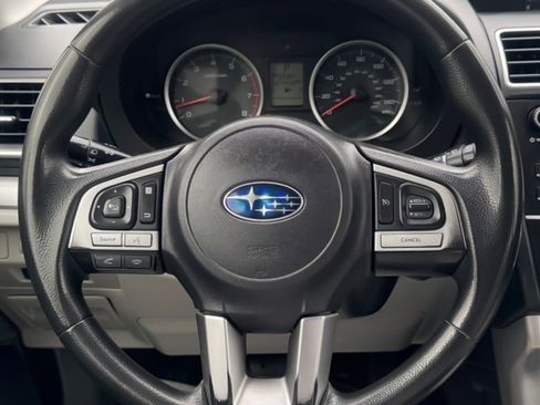 Used 2017 Subaru Forester 2.5i w/ Alloy Wheel Package AWD/4WD image 18