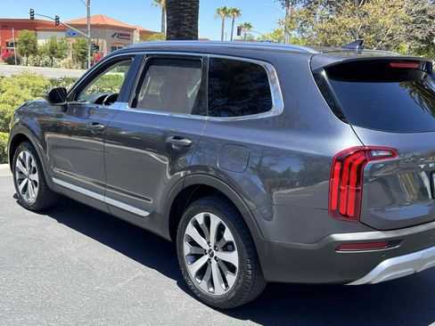 Used 2022 Kia Telluride EX w/ EX Premium Package FWD image 46